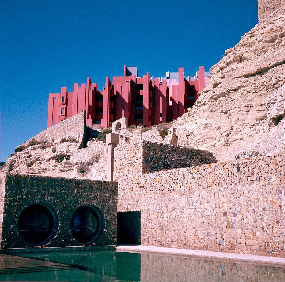 Ricardo Bifill La Muralla Roja 21