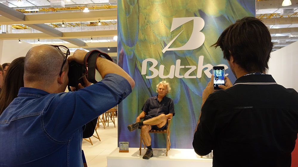 Todos mundo tietando o Carlos Motta kkkk e eu só fotografando o backstage rsss