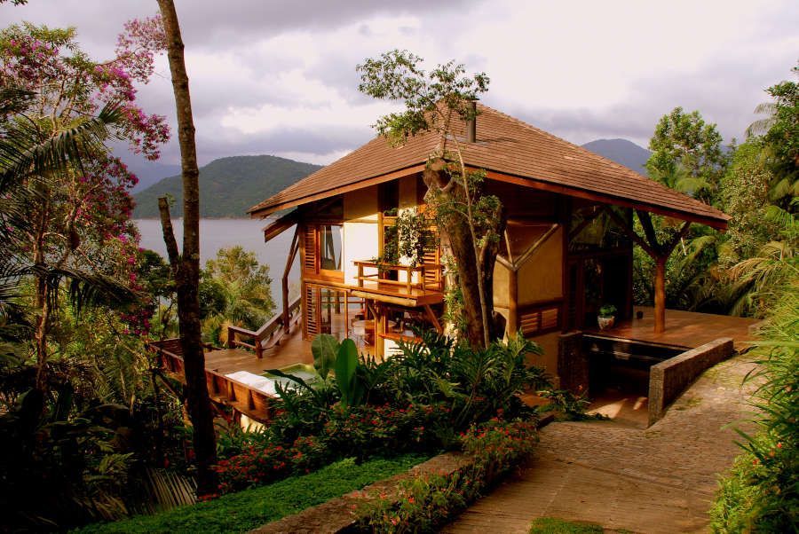 Casa Paraqueira em harmonia com a natureza