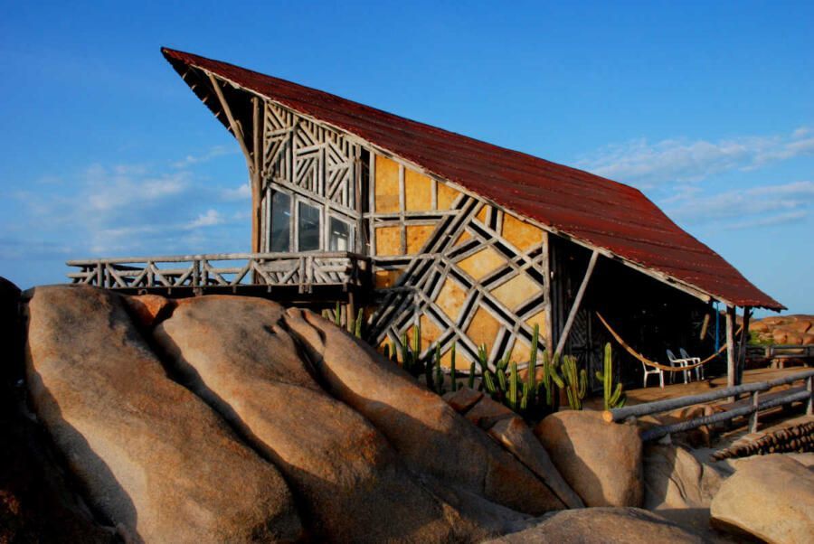 Casa Paraqueira em harmonia com a natureza