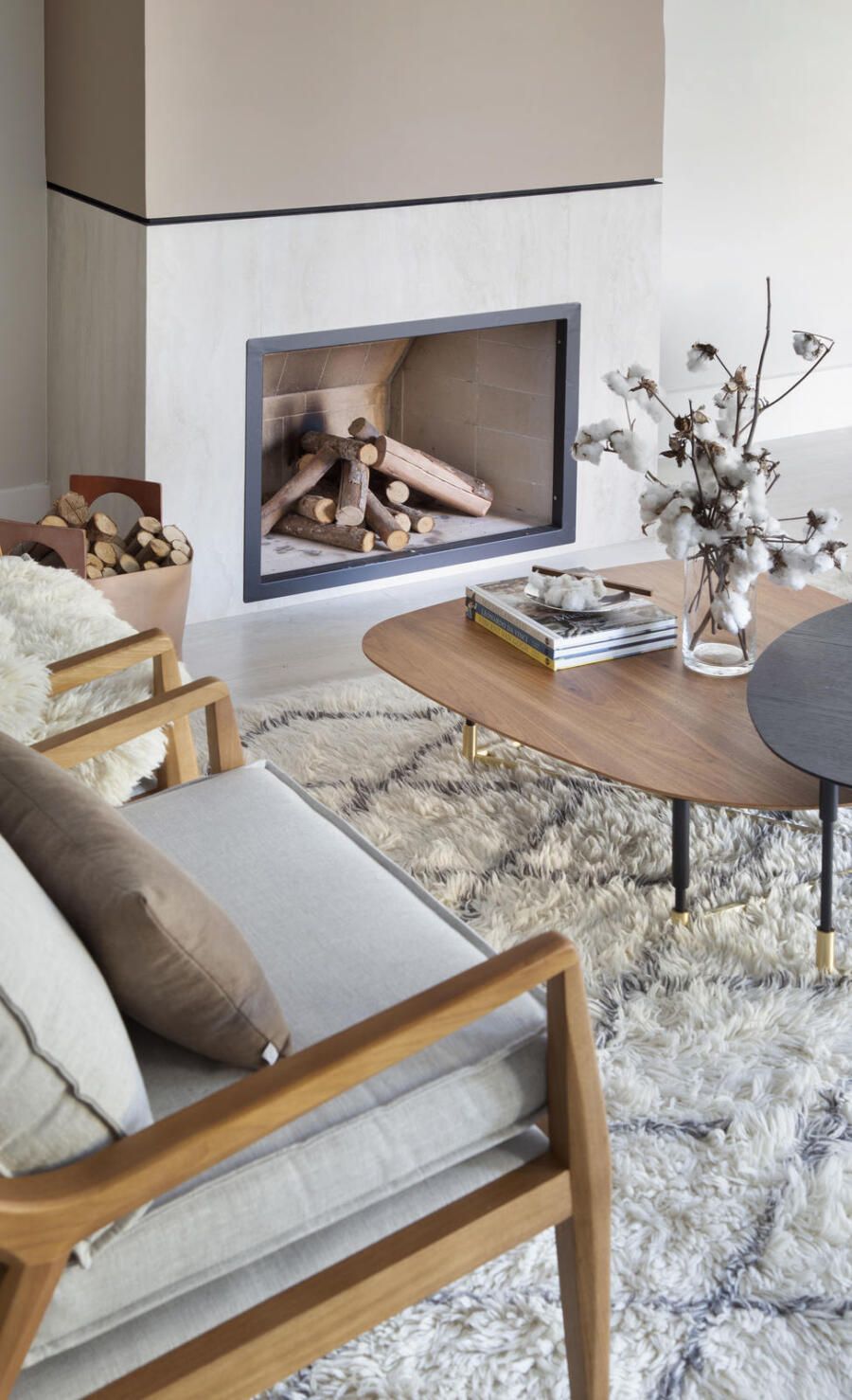 Casa moderna com lareira na sala – Casa de Valentina