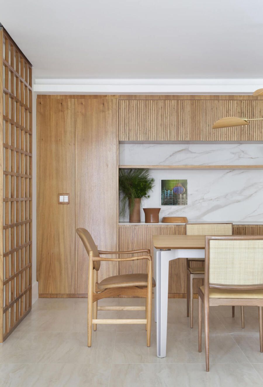 Casa moderna com lareira na sala – Casa de Valentina