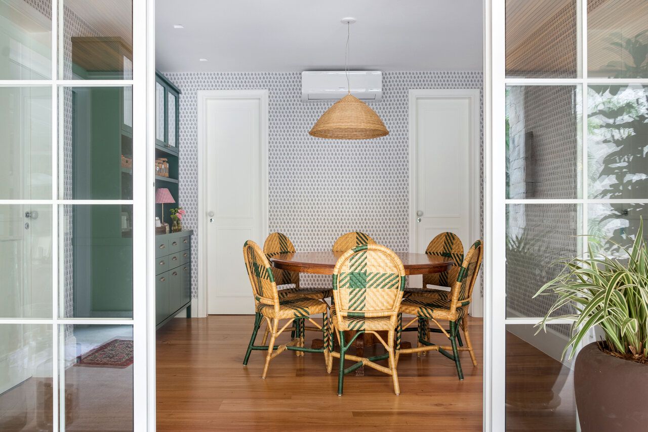 Casa de 500m2 no Leblon reformada e decorada pelo escritório SADALA E ...
